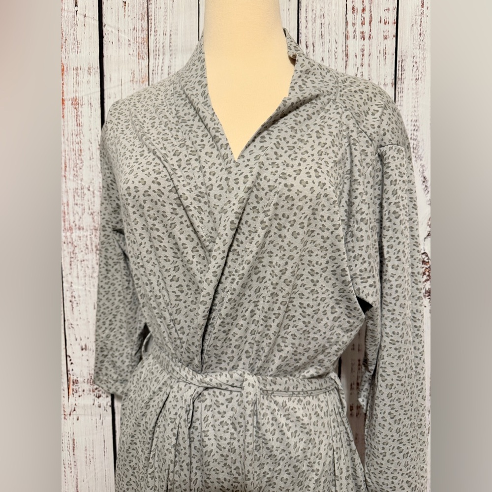 Light Gray Floral Wrap Robe - Women’s Soft Lounge Robe - Picture 2 of 5